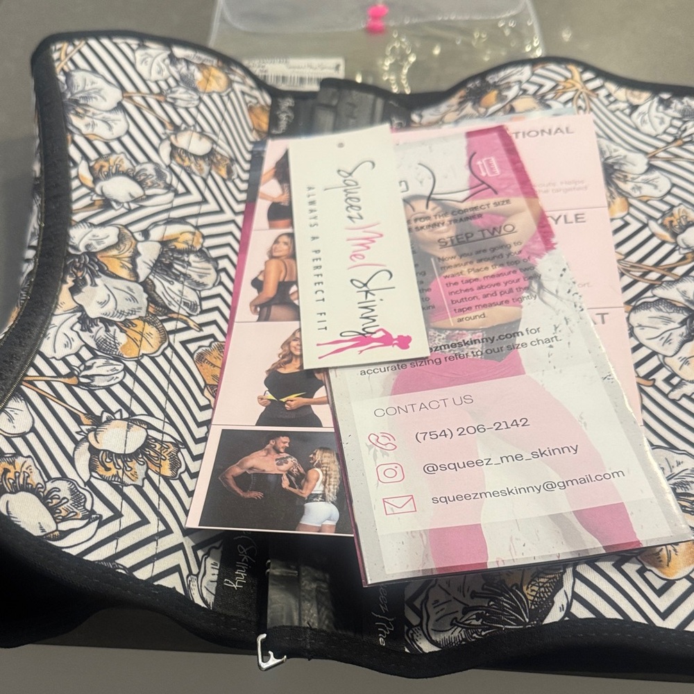 Floral Black and White Waist Trainer